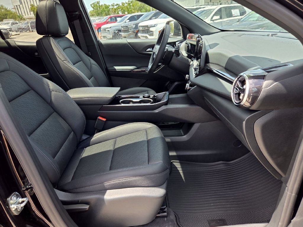 2027 Chevrolet Equinox LT - Photo 15