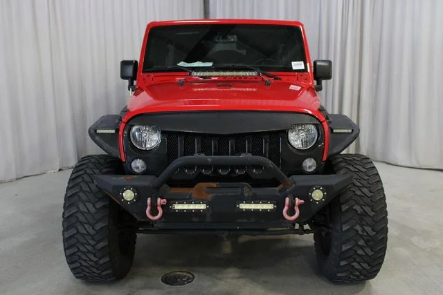Used 2018 Red Jeep Unlimited Sahara image 25