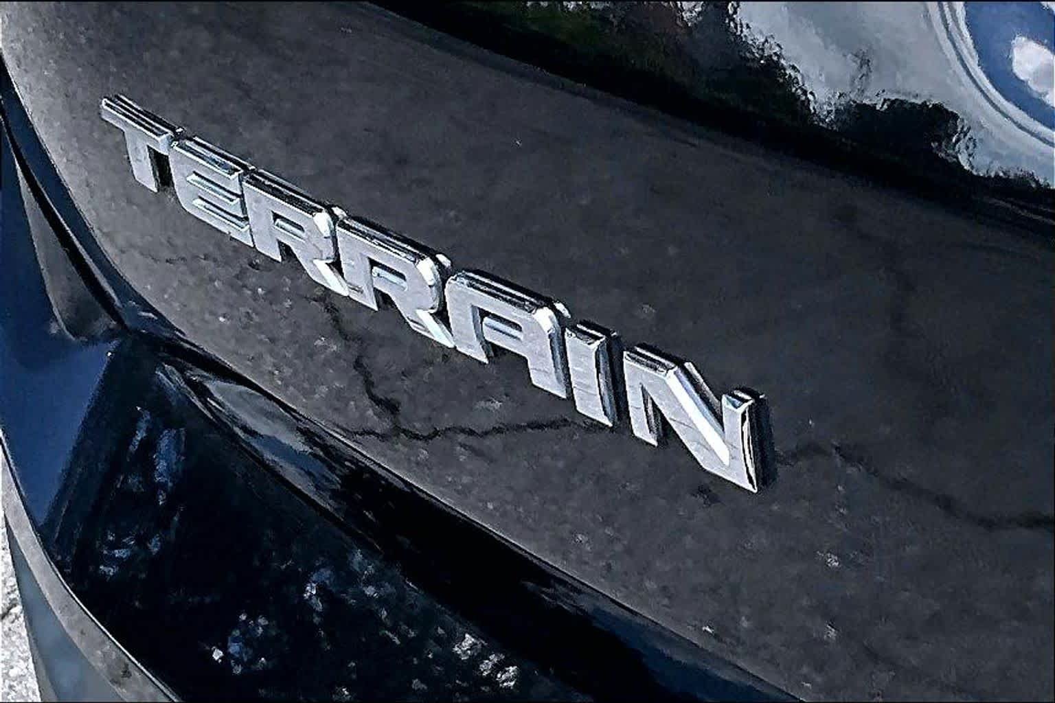 Used 2019 Ebony Twilight Metallic GMC SLE image 10