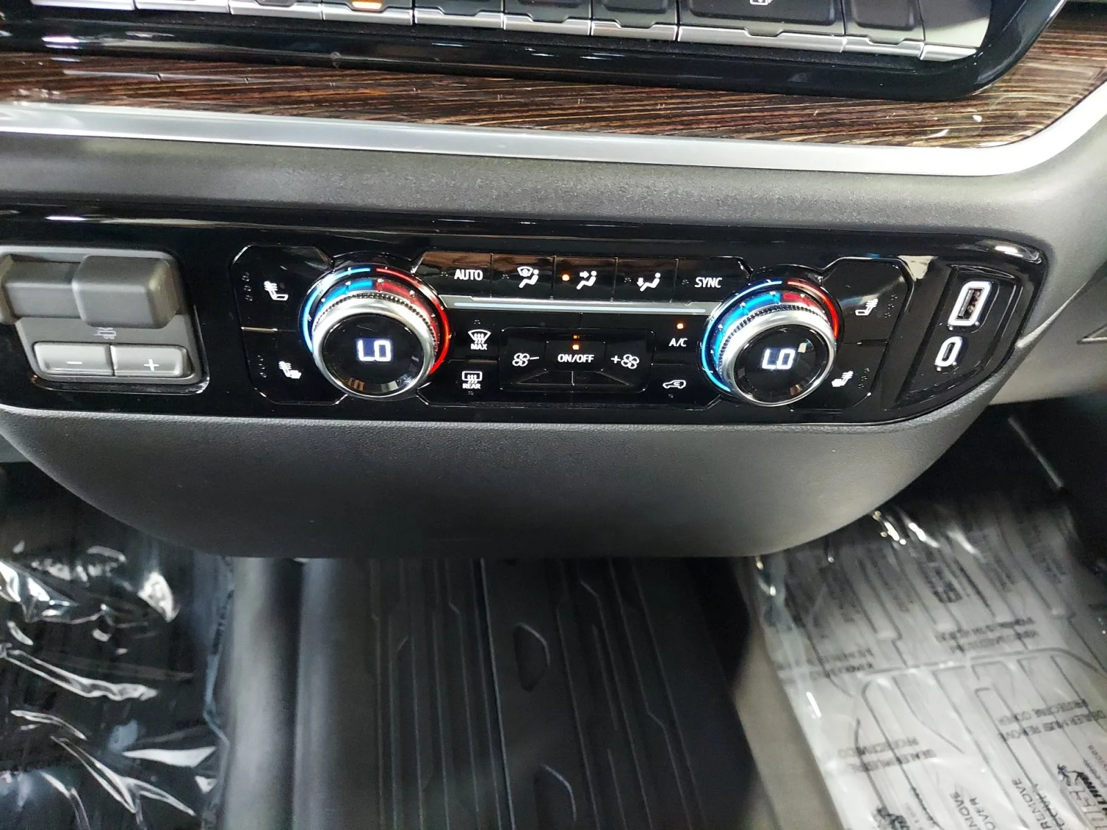 Used 2026 Downpour Metallic GMC Elevation image 18