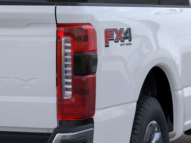 New 2026 Oxford White Ford LARIAT image 22