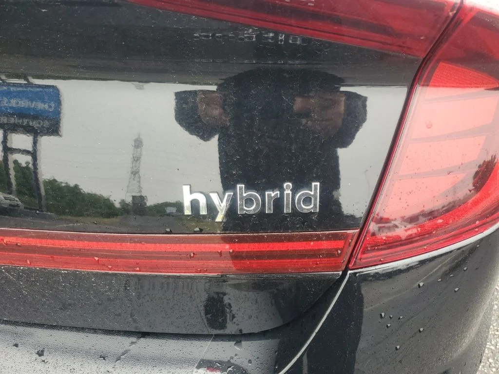 Used 2023 Black Hyundai SEL image 5