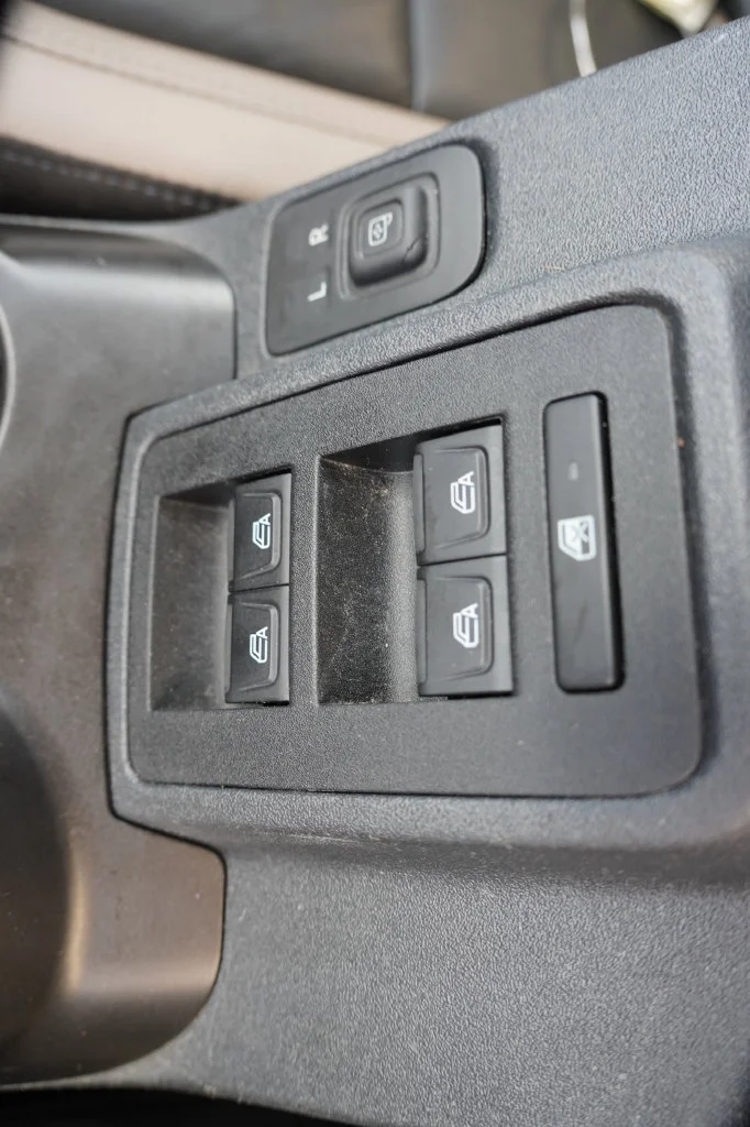 Used 2023 Azure Gray Metallic Tri-Coat Ford Wildtrak image 29