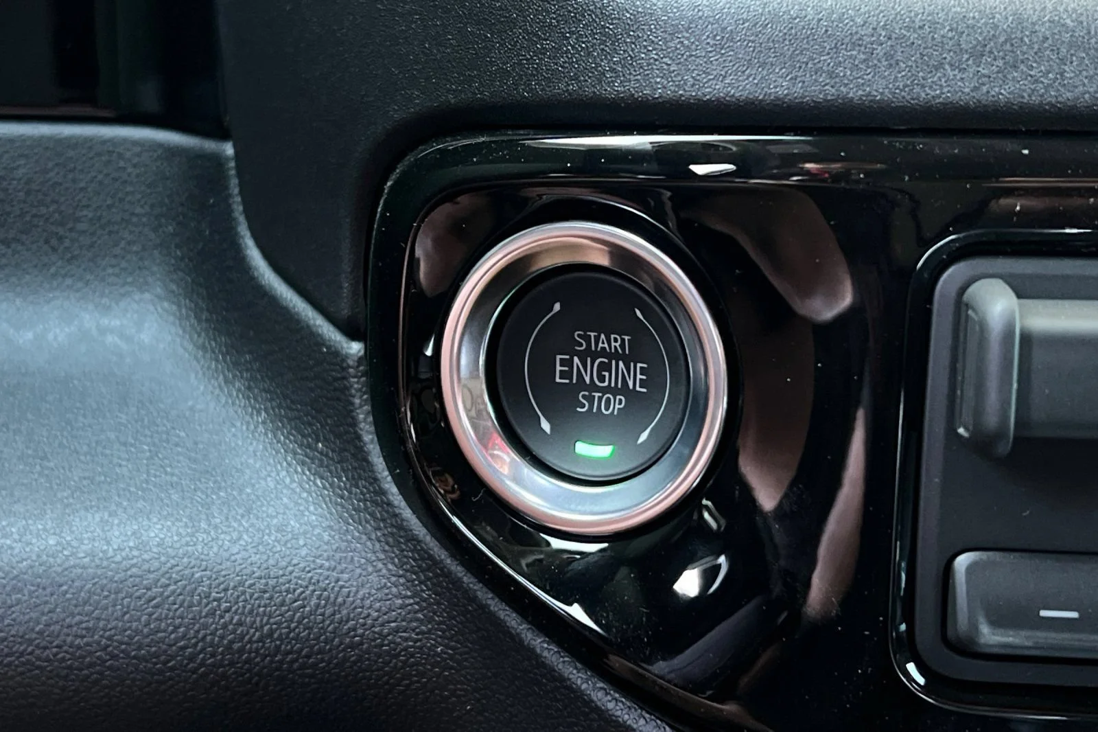 2026 GMC Sierra 1500 SLT - Photo 20