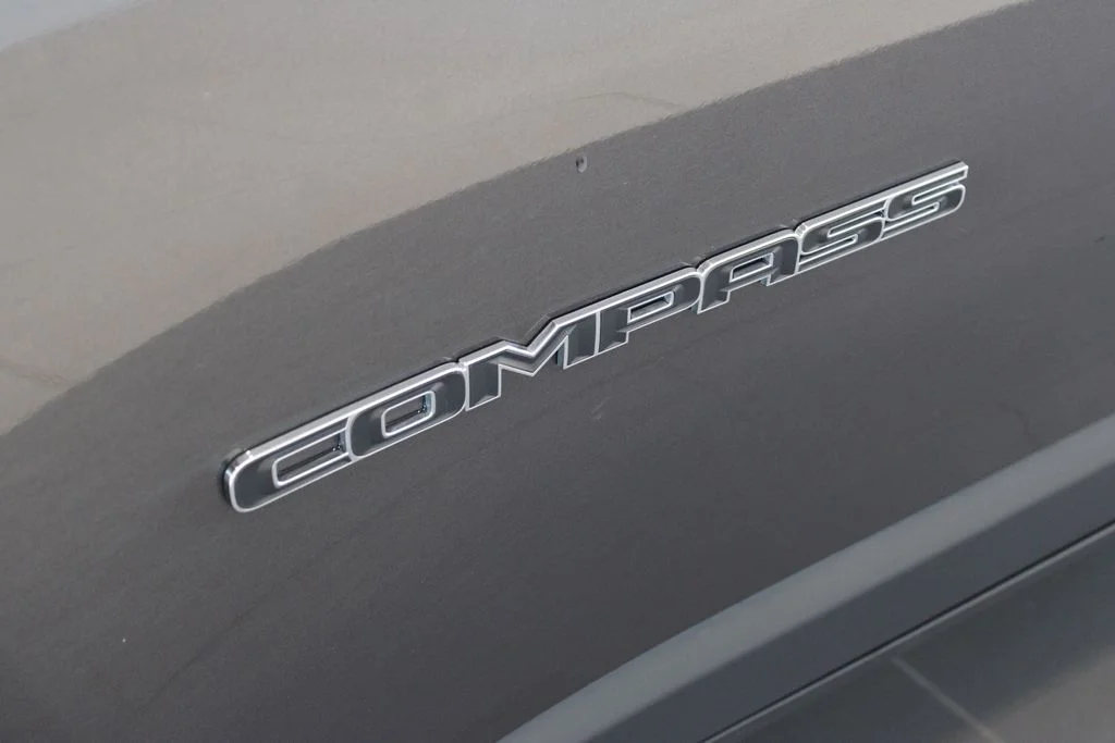 Used 2022 Gray Jeep Limited image 36