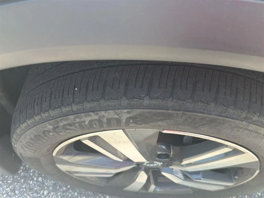 Used 2023 Gun Metallic Nissan SL image 22