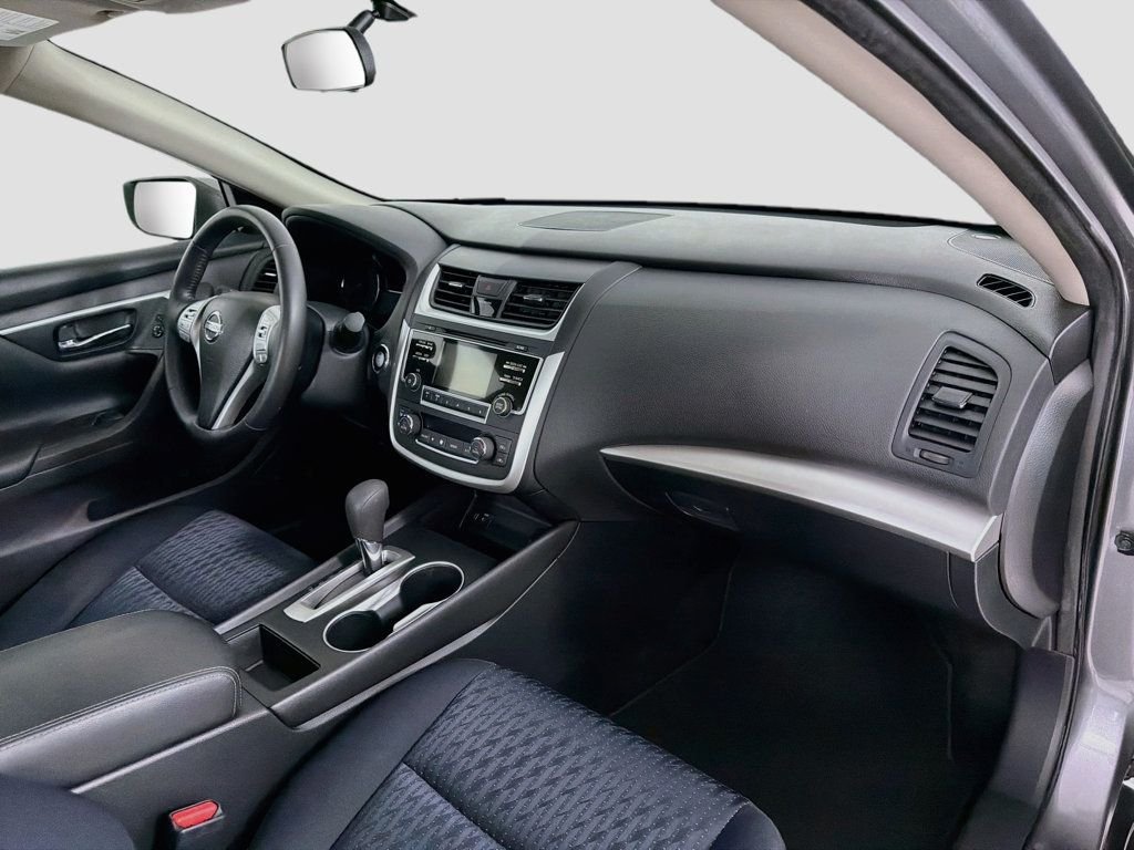 Used 2016 Gun Metallic Nissan 4dr Sedan I4 2.5 SV image 26