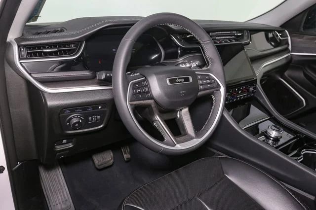 Used 2023 White Jeep 4xe image 22