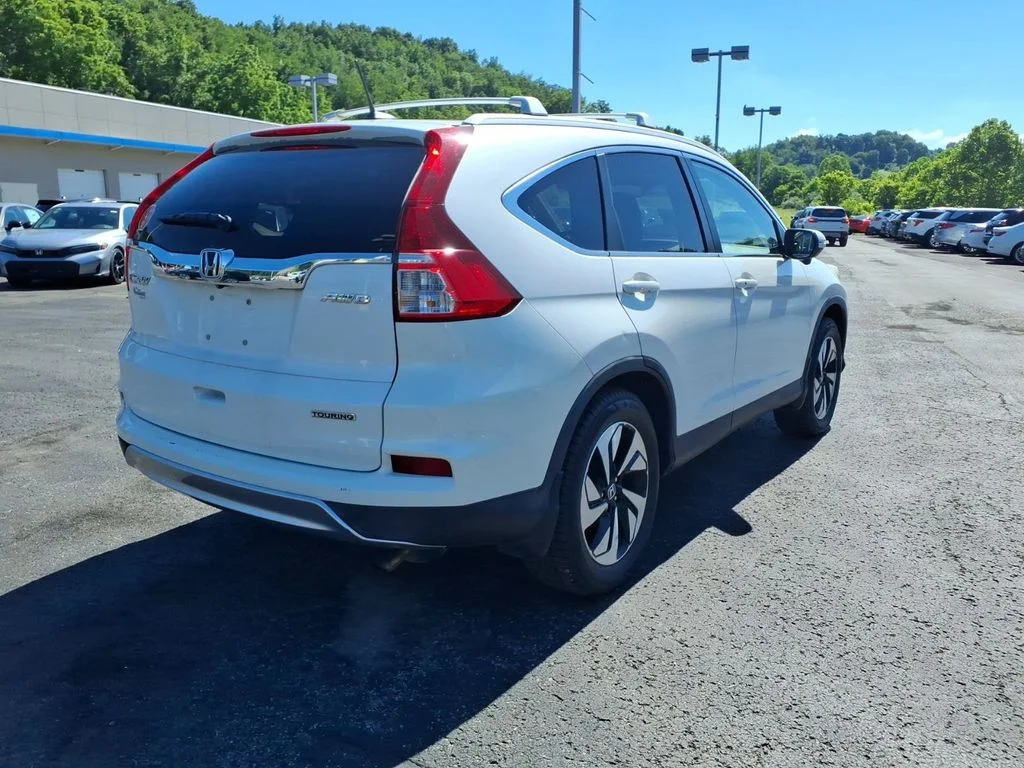 Used 2016 White Honda Touring image 7