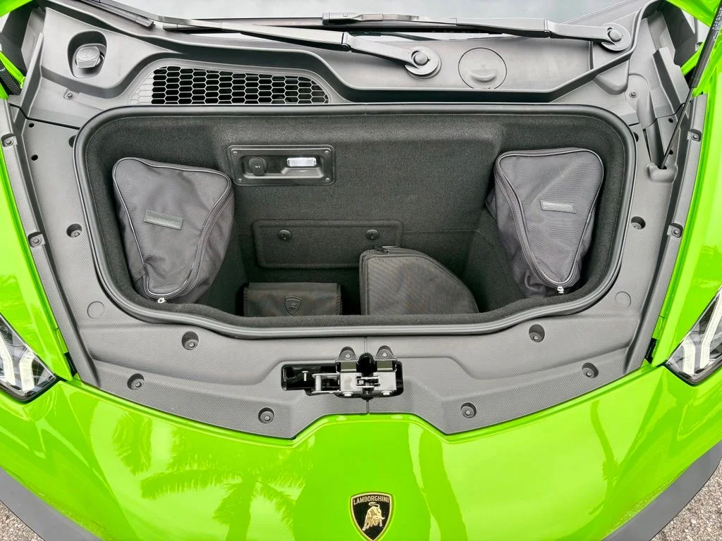Used 2021 Verde Mantis Pearl Lamborghini  image 28