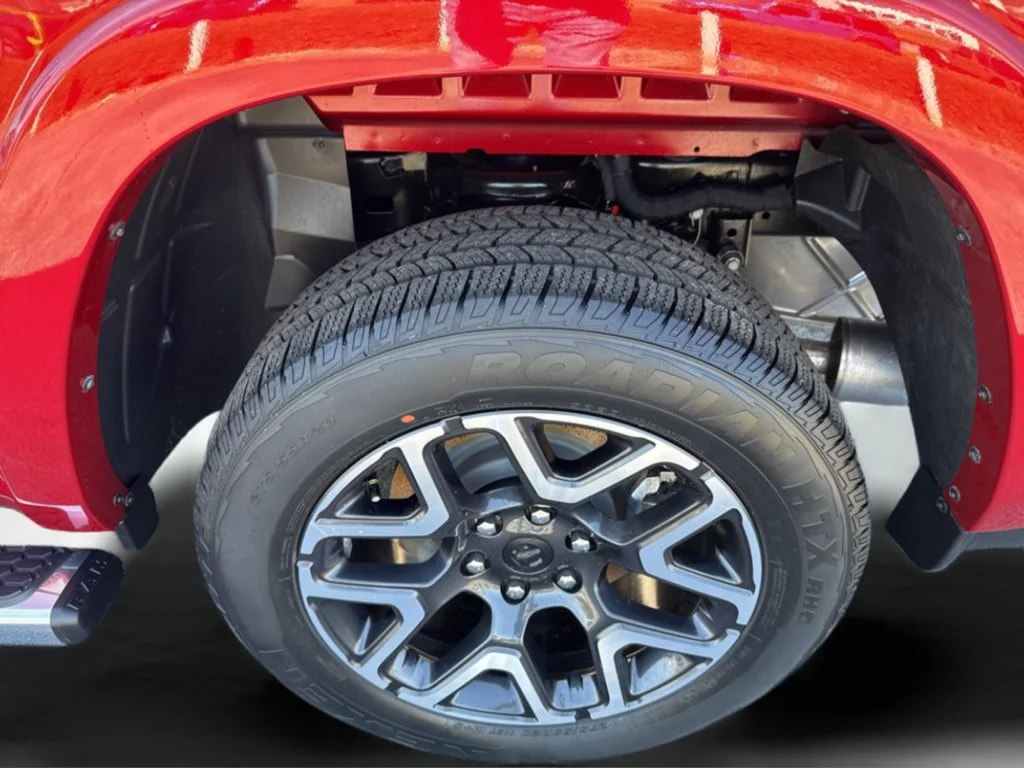 New 2026 Molten Red Pearl-Coat Exterior Paint RAM Laramie image 45
