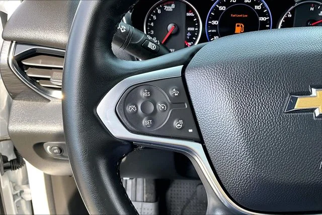 Used 2023 Beige Chevrolet High Country image 10