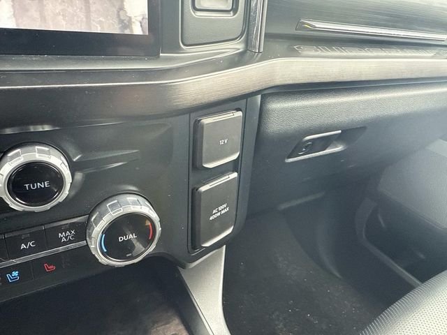Certified Used 2023 Oxford White Ford Lariat image 31