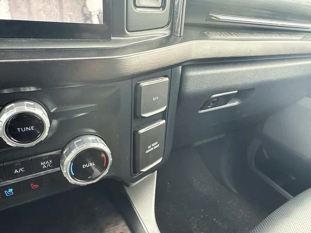 Used 2023 White Ford Lariat image 31