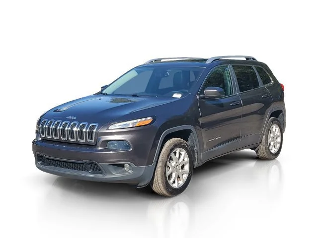 Used 2017 Granite Crystal Jeep Latitude image 3