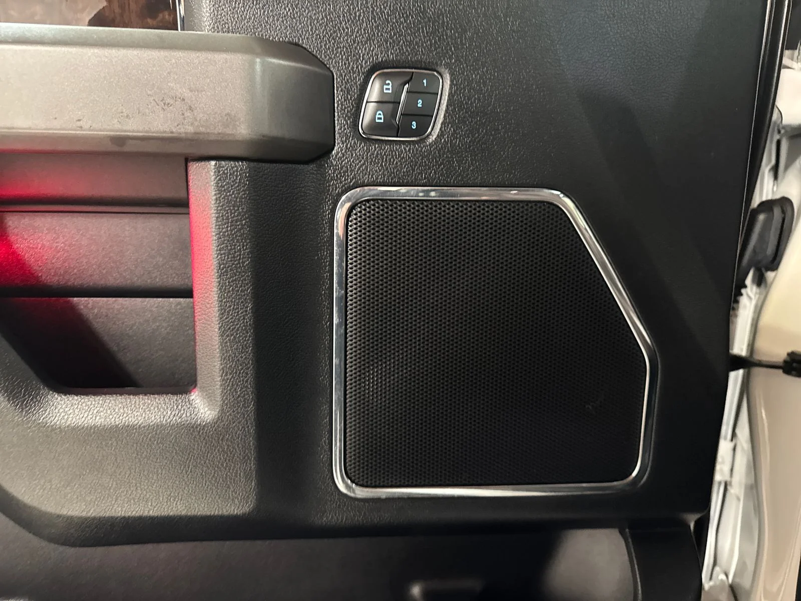 2016 Ford F-150 Platinum - Photo 20
