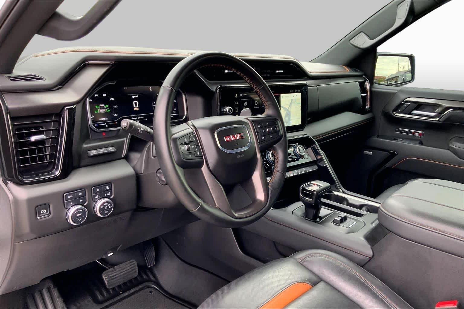 Used 2025 Summit White GMC AT4 image 18
