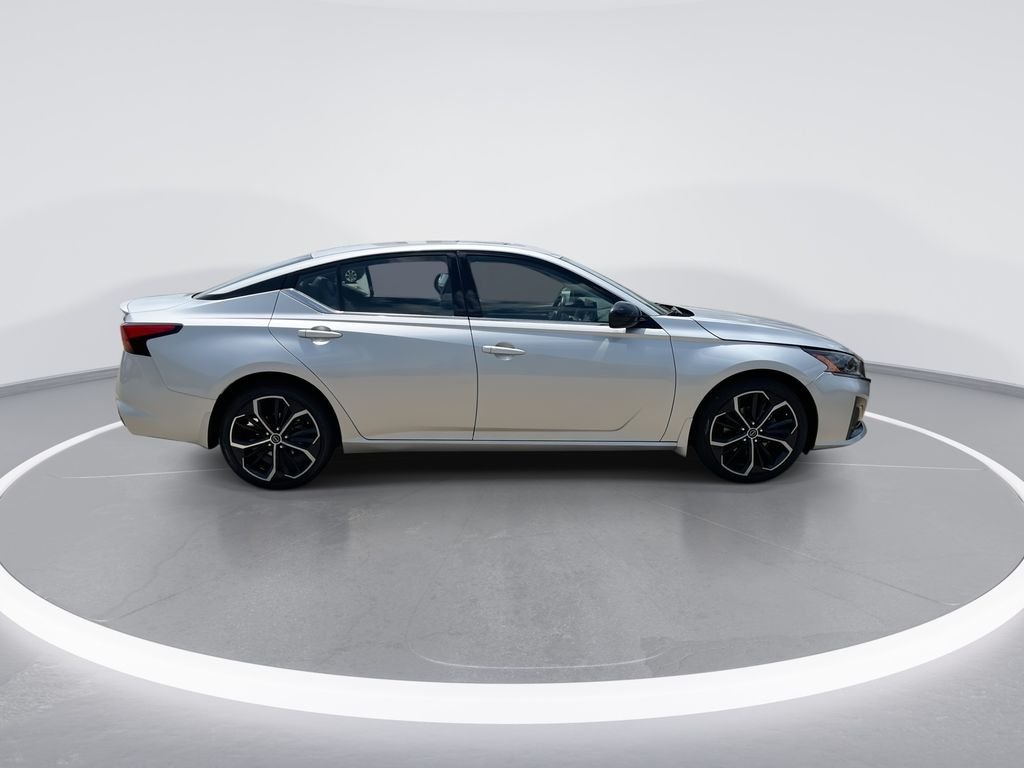 Certified Used 2023 Silver Nissan 2.5 SR image 9