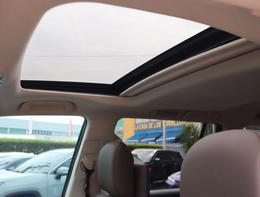 Used 2021  Lexus 460 Luxury image 22