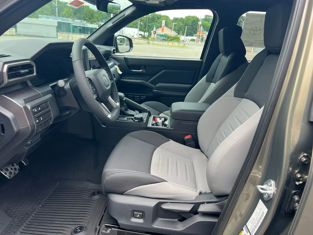 2026 Toyota Tacoma TRD Sport - Photo 9