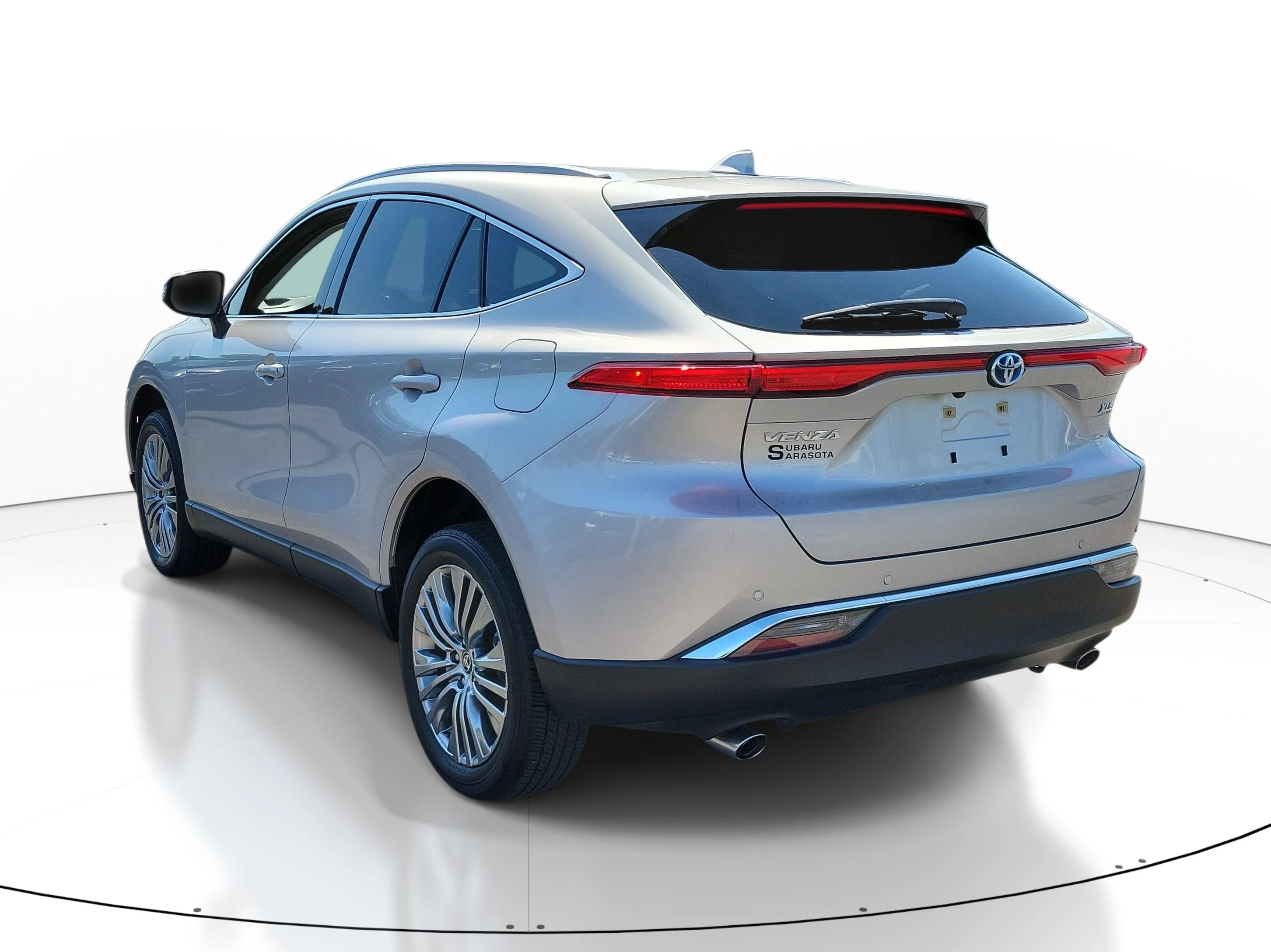 Used 2023 Champagne Toyota LE image 4