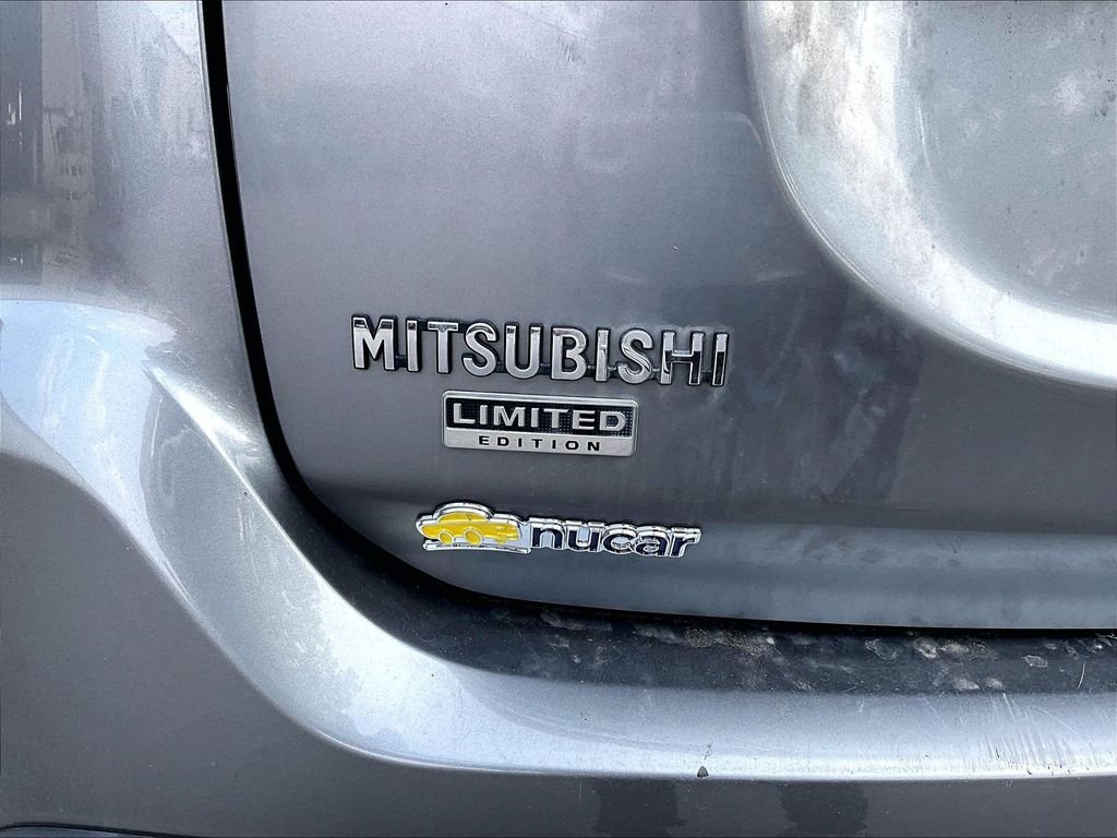 Used 2019 Gray Mitsubishi  image 23