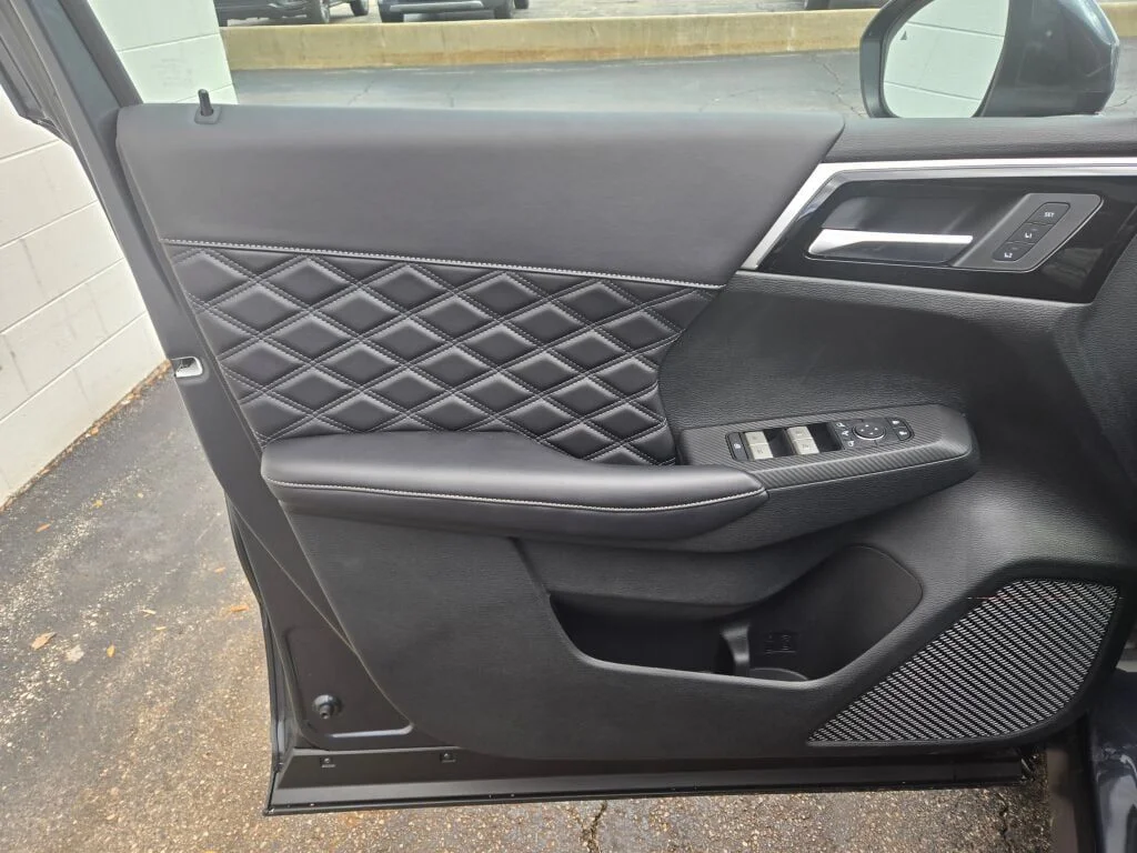 2025 Mitsubishi Outlander Plug-in Hybrid SEL - Photo 21