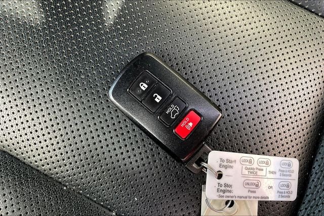 Used 2018 Gray Toyota Limited Platinum image 37