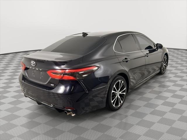 2020 Toyota Camry SE - Photo 16