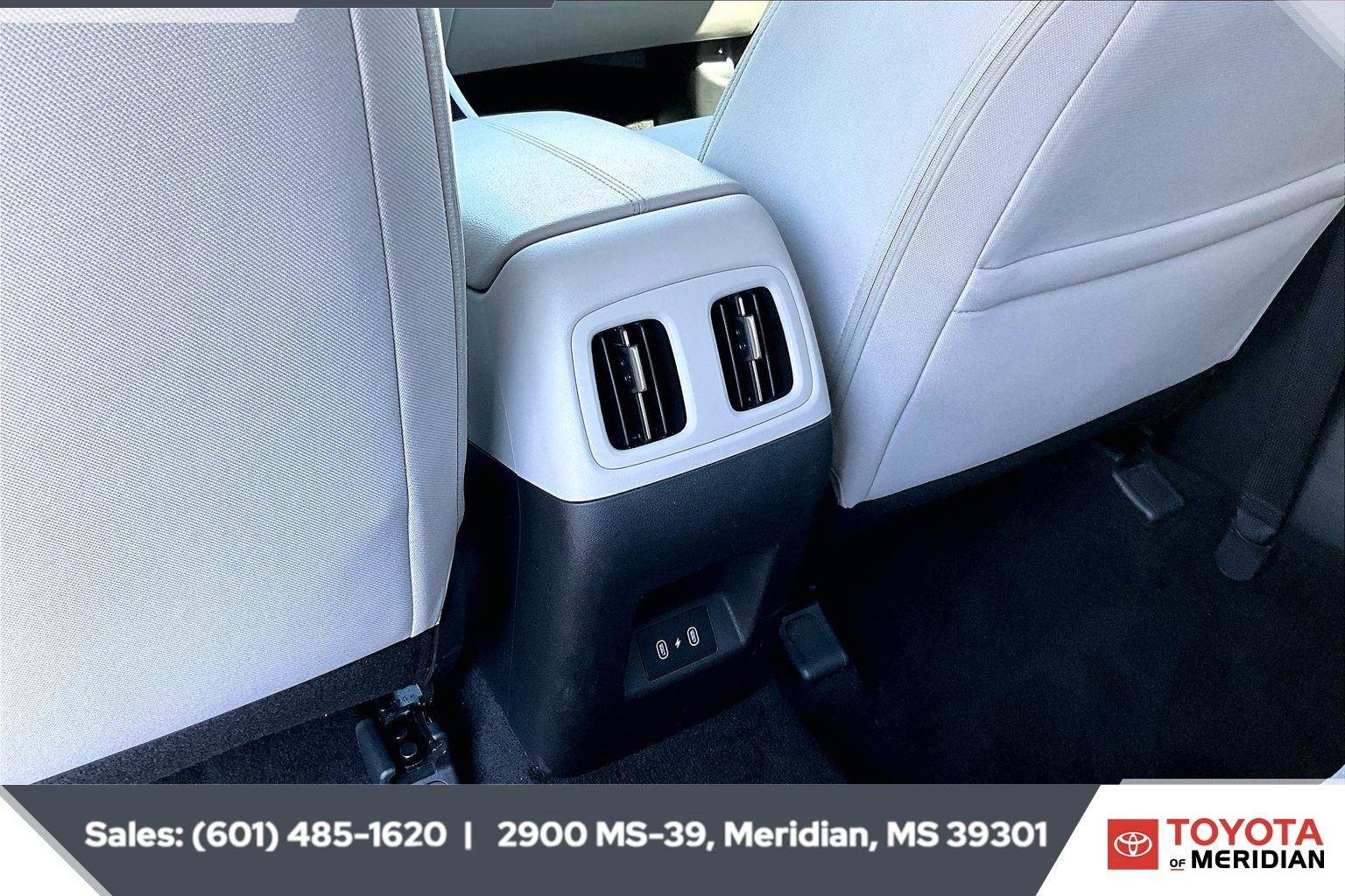 Used 2025 Hampton Gray Hyundai SEL image 24