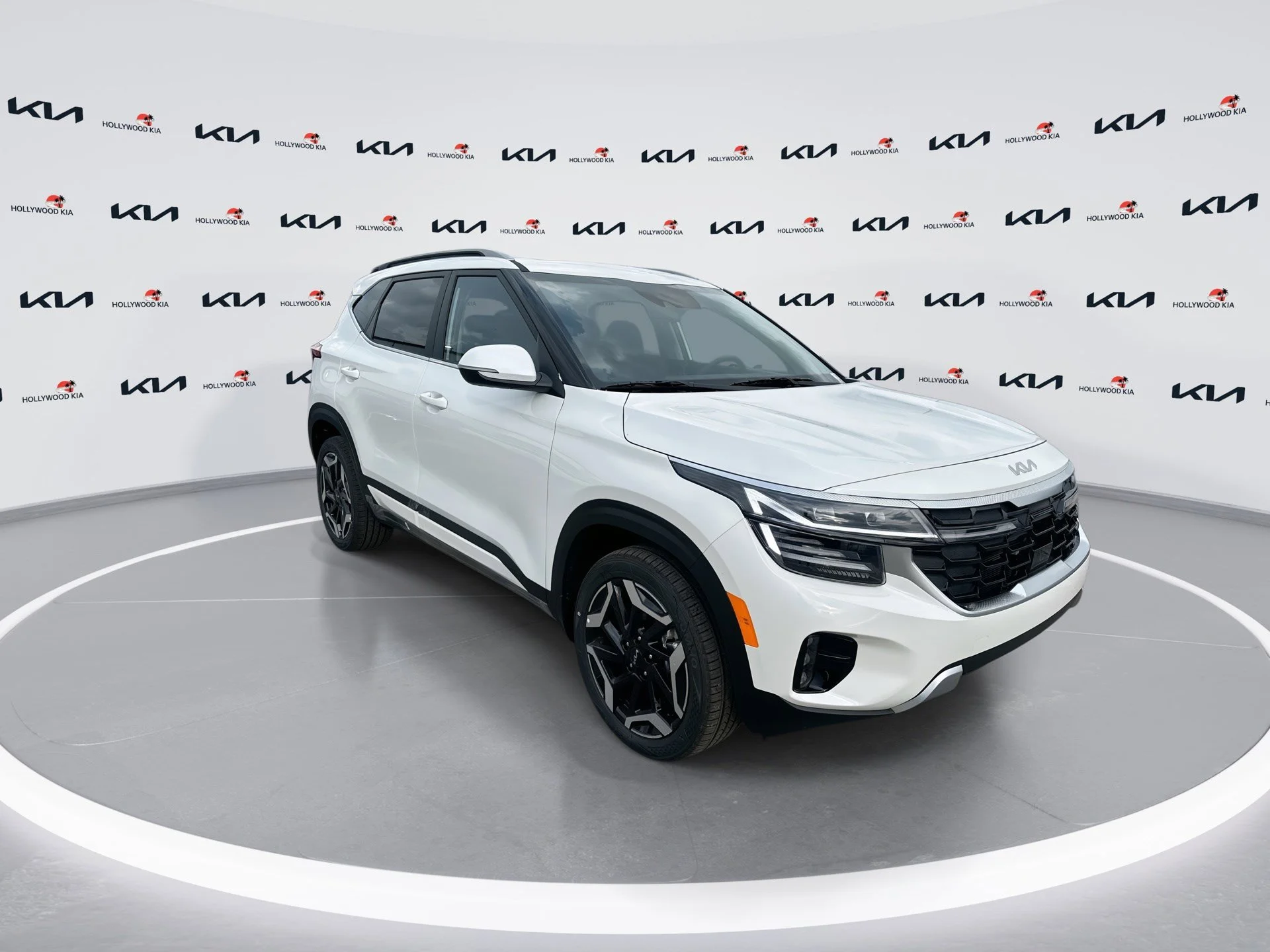 New 2026 Snow White Pearl Kia SX image 2