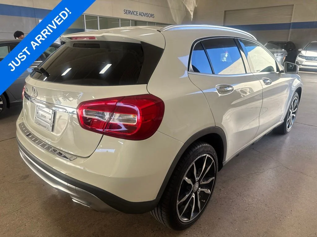 Used 2017 Cirrus White Mercedes-Benz GLA 250 image 3