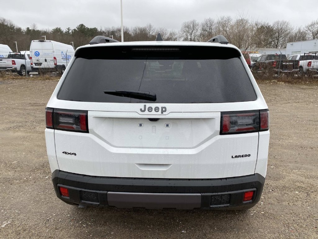 New 2026 Bright White Clear-Coat Exterior Paint Jeep Laredo image 4