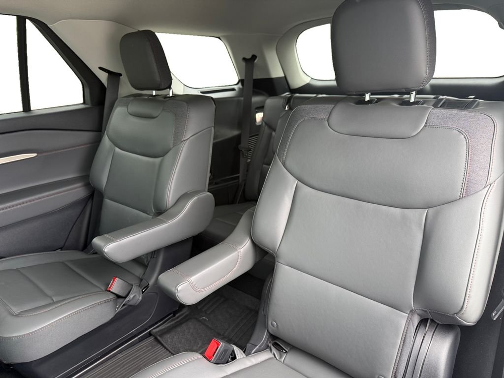 Used 2025 Silver Ford Active image 14