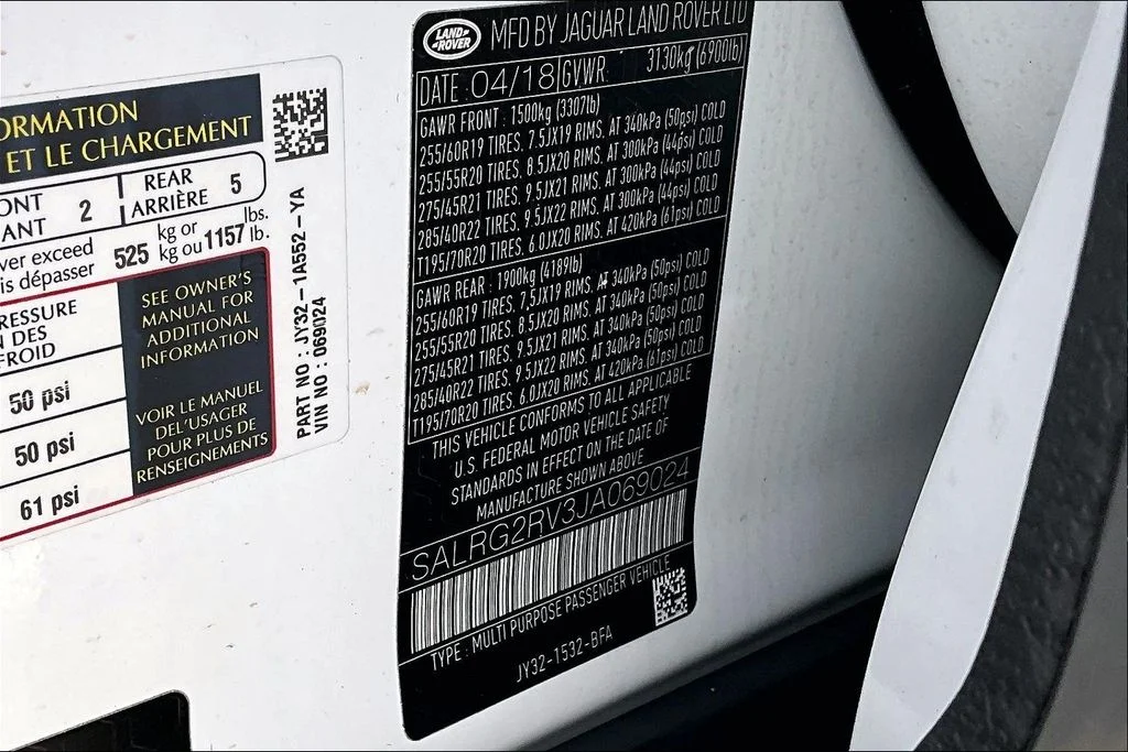 Used 2018 White Land Rover SE image 35
