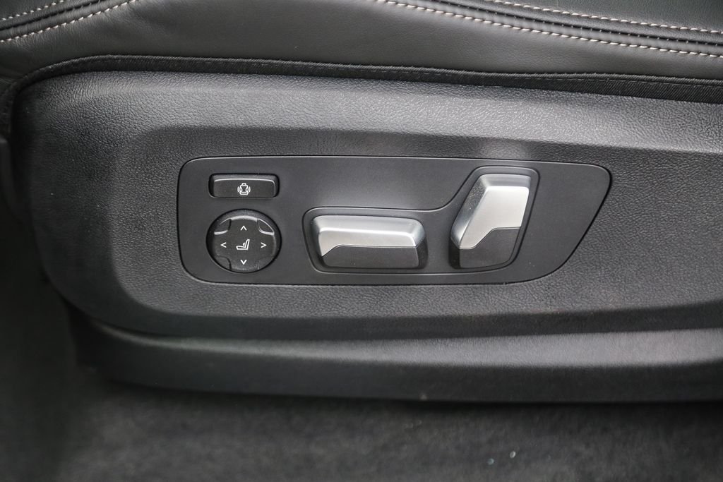 Used 2026 Dravit Grey Metallic BMW sDrive40i image 18