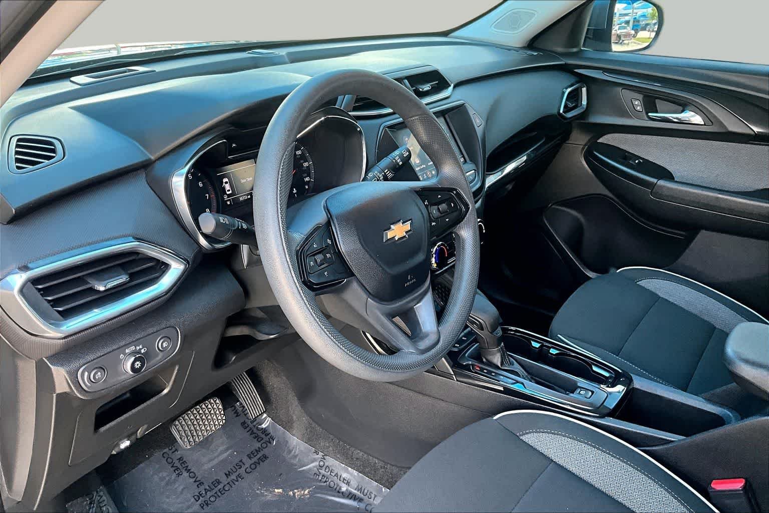 Used 2023 Sterling Gray Metallic Chevrolet LT image 18