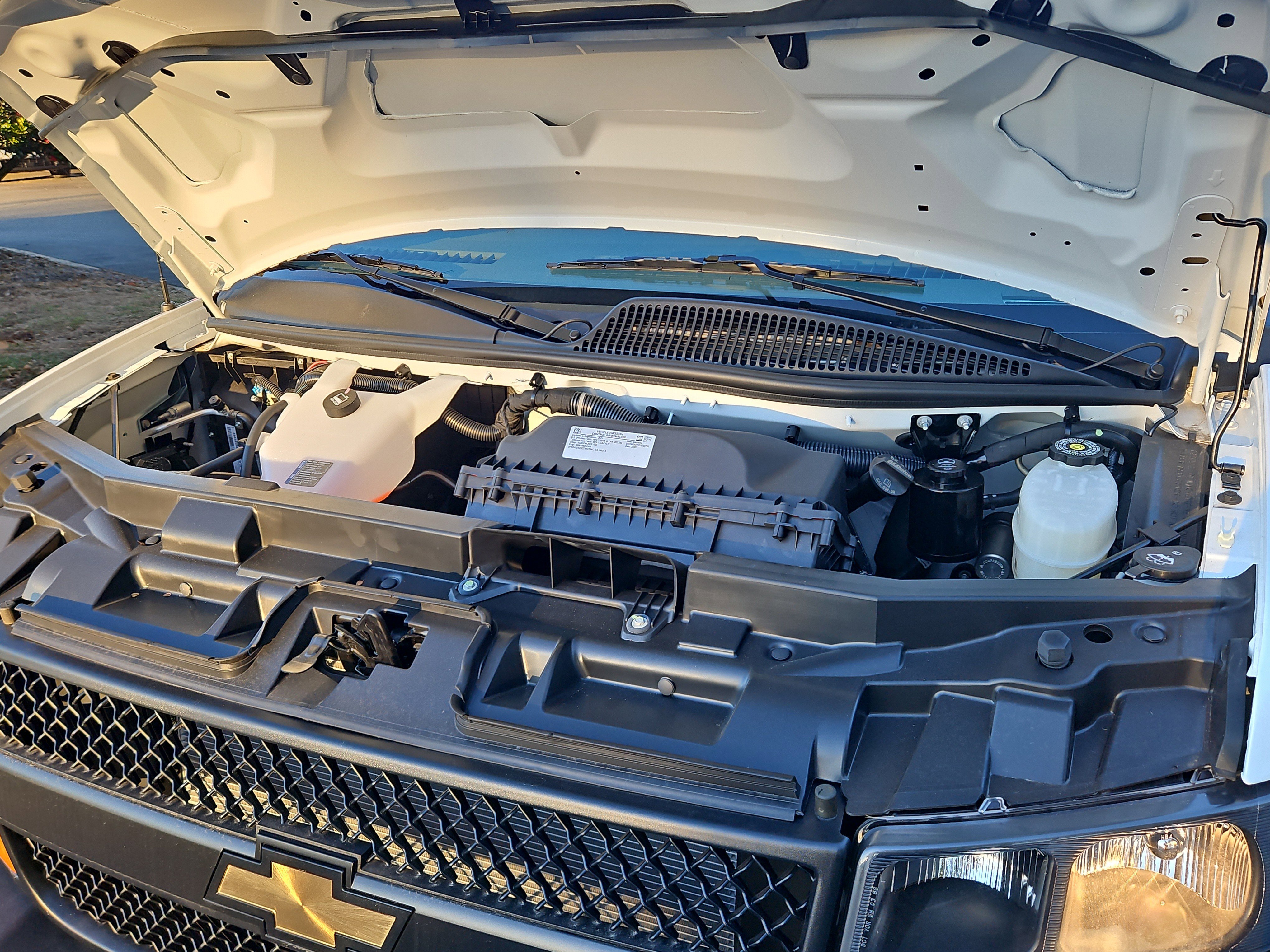 2025 Chevrolet Express Cargo Work Van - Photo 17