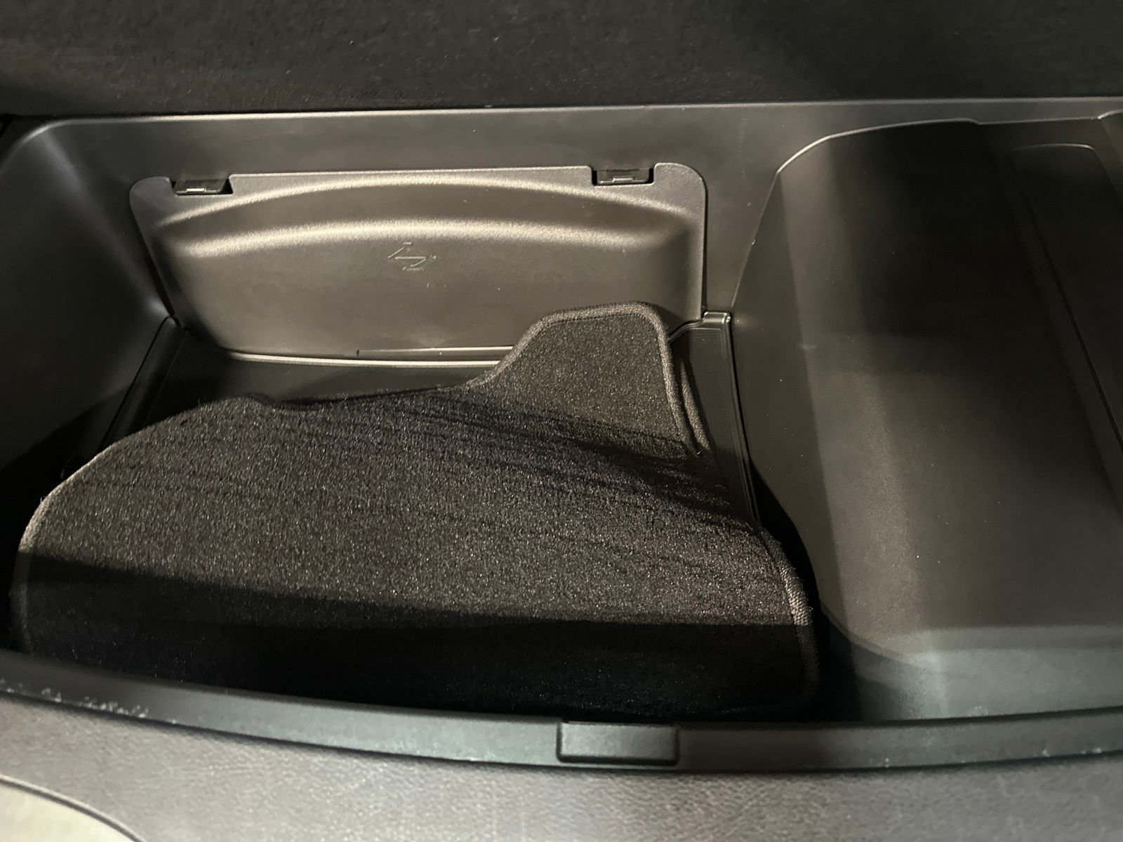 Used 2019 Black Dodge Citadel image 34