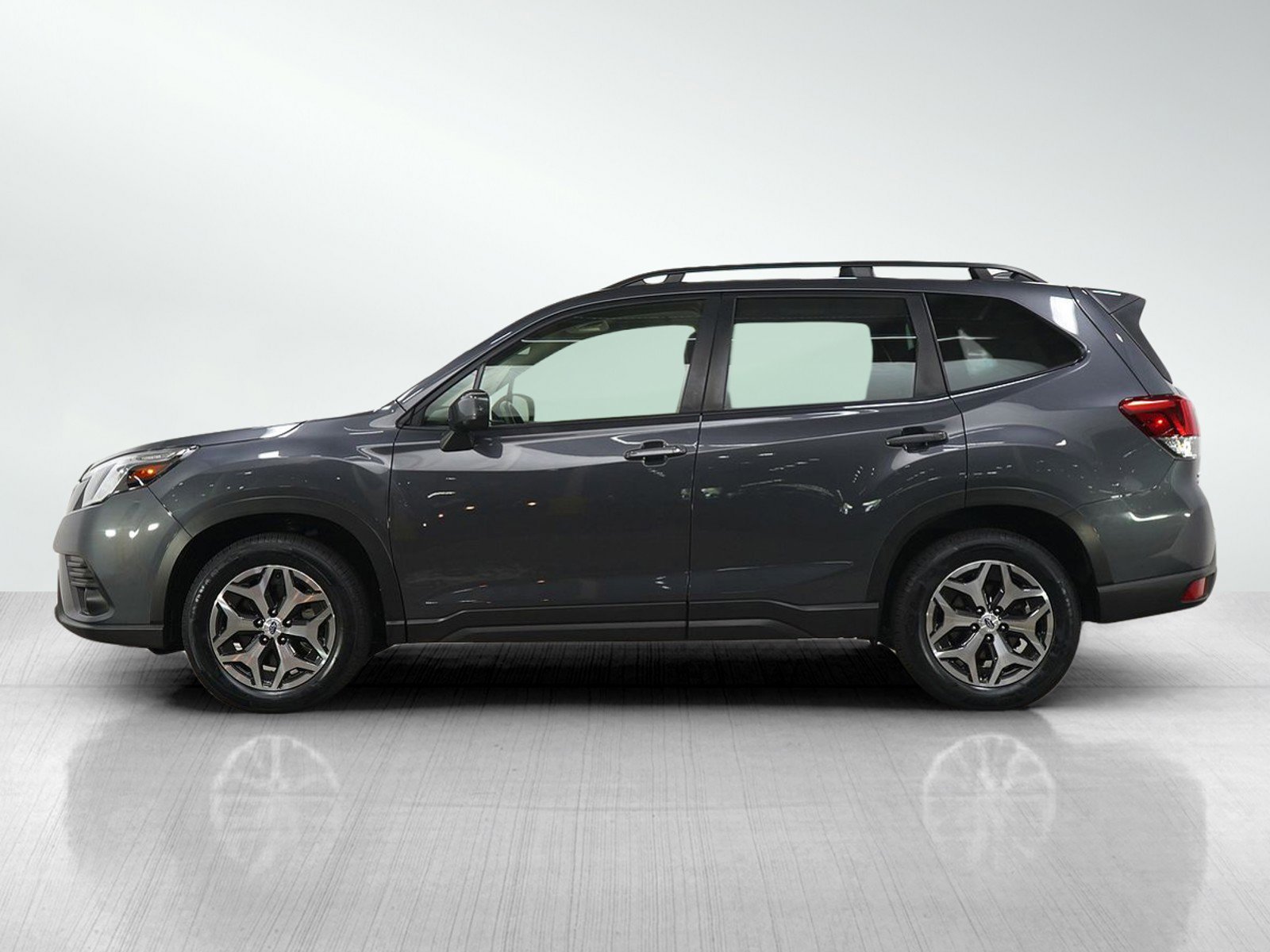 Used 2022 Subaru Forester Premium with VIN JF2SKAEC2NH416279 for sale in Burnsville, Minnesota