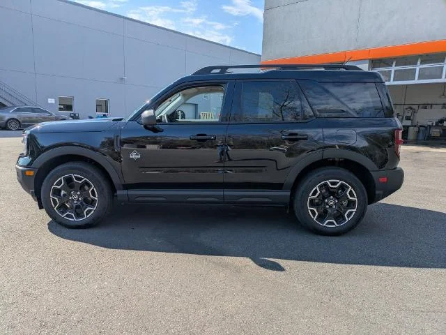 New 2025 Shadow Black Ford Outer Banks image 39