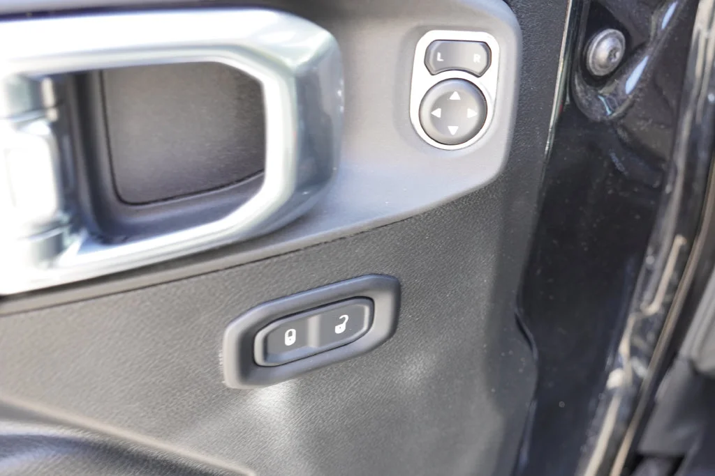 Certified Used 2026 Black Clearcoat Jeep Mojave image 21