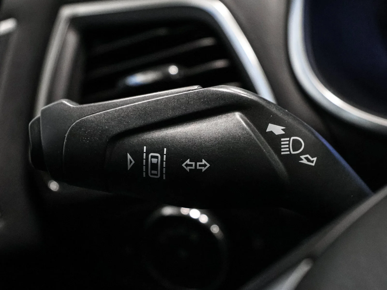 Used 2018 Silver Ford Sport image 37