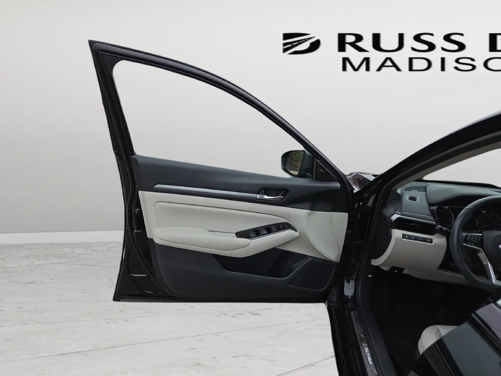 Used 2024 Black Nissan 2.5 SL image 24
