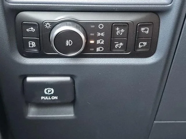 2025 Ford F-150 XLT - Photo 32