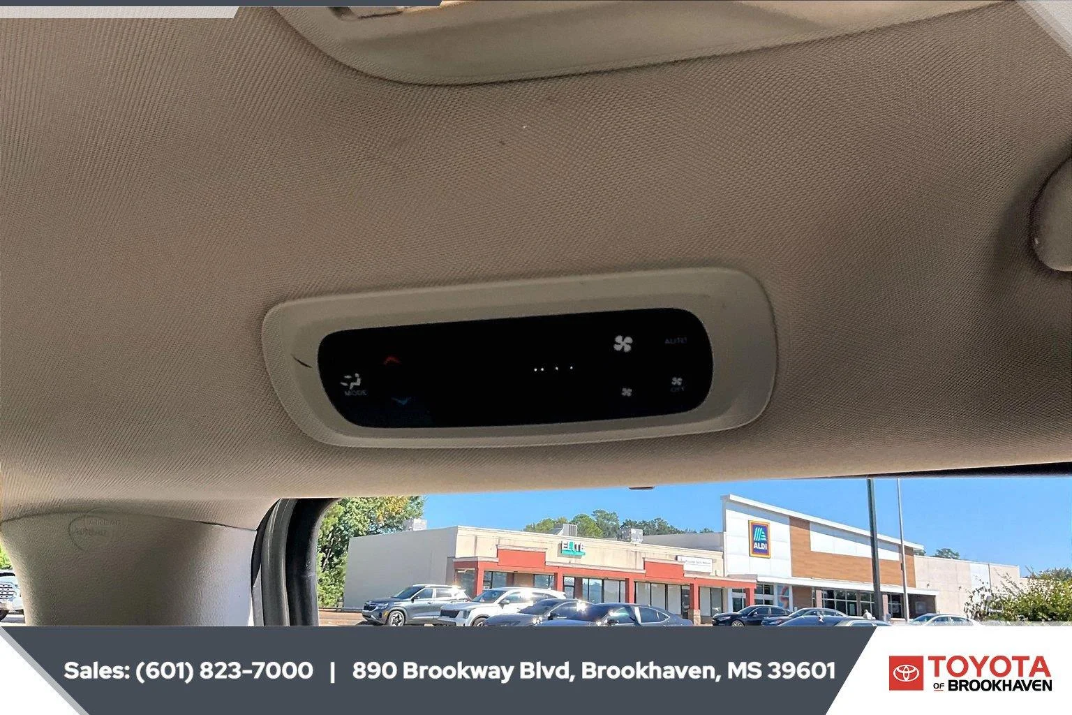 Used 2024 Silver Mist Clearcoat Chrysler Touring L image 25