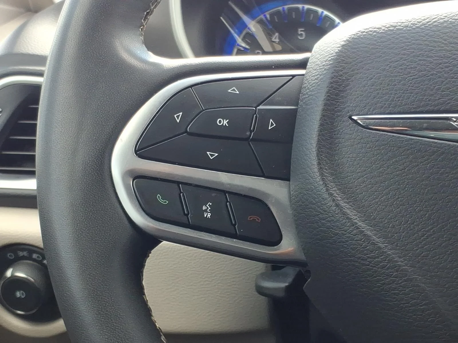 Used 2024 Bright White Clearcoat Chrysler Touring L image 25