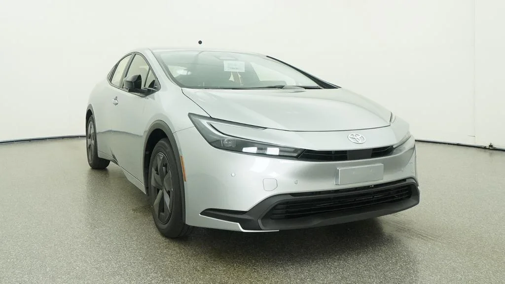 New 2027 Cutting Edge Toyota LE image 18