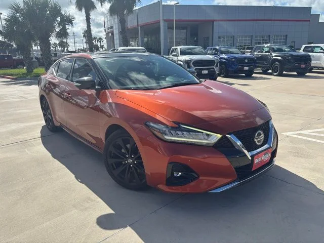 2019 Nissan Maxima SR's photo