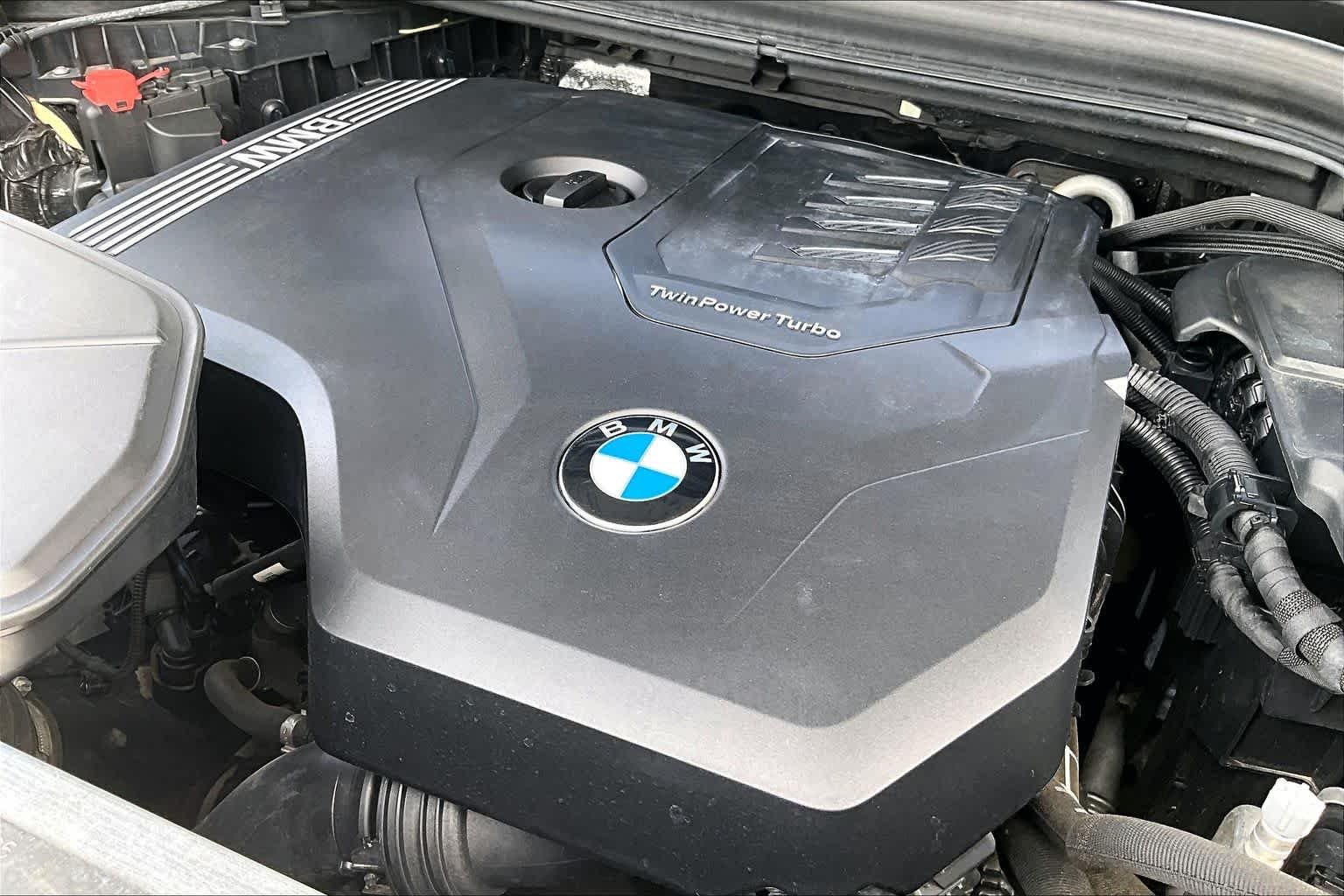 Used 2021 Dark Graphite Metallic BMW xDrive30i image 32